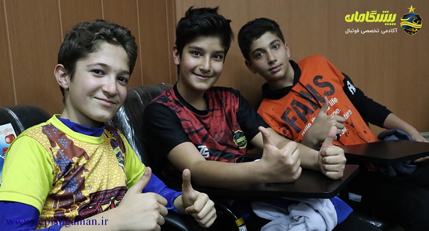 جلسه ارائه گزارش 6 ماه تیم نونهال و نوجوان باشگاه فوتبال پیشگامان مشهد